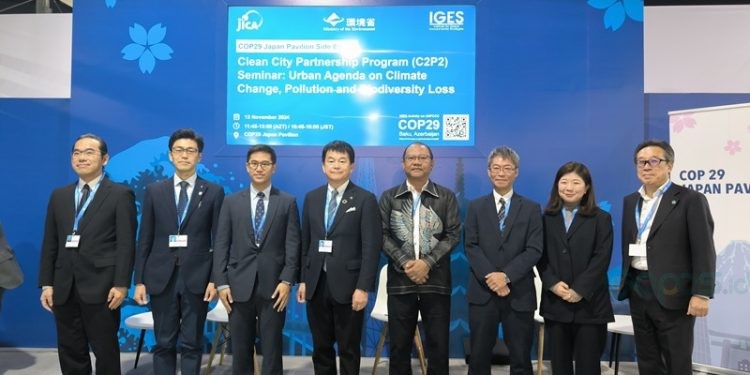 Foto bersama pada Seminar Climate of Party (COP) 29 yang digelar PBB di Azerbaijan, Rabu (13/11/2024). (Foto Pemprov Gorontalo)