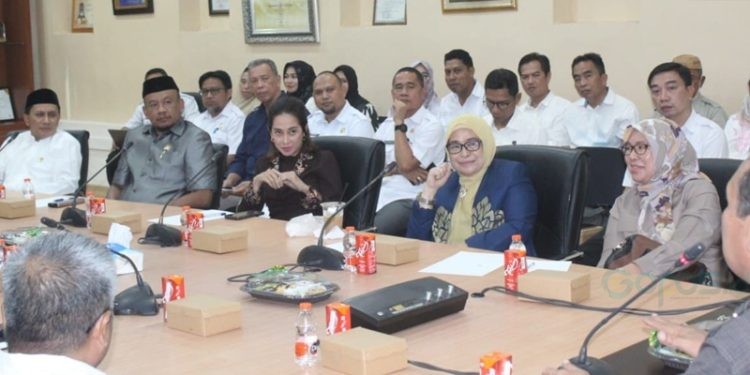 Legislator DPRD Provinsi Gorontalo saat menemui Pjs Bupati Bone Bolango sebelum pelaksanaan masa reses, Rabu (13/11/2024).(Foto Yudi/Prokopim)