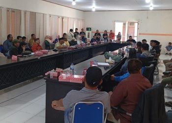 DPRD Pohuwato, menggelar RDP bersama Direktur PT BJA Group, Burhanuddin, Dinas Pertanian, Dinas Perindagkop Pohuwato, berlangsung di Ruang Rapat DPRD Pohuwato, Kamis (14/11/2024). (Foto Yusuf/Gopos)