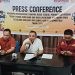 Gakkumdu saat konferensi pers di Bawaslu Kota Gorontalo, Jumat (22/11/2024).(Foto Sari Gopos)