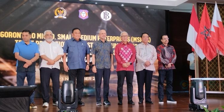 Foto Empat Dubes Timur Tengah dan Pemerintah Provinsi Gorontalo di acara MSMES Trade Promotion and Investment Summit 2024 yang digelar di Kantor Perwakilan Bank Indonesia Provinsi Gorontalo (Sabtu/23/11/2024). Foto Nandar/Gopos