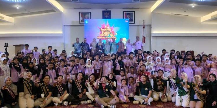 Festival Tunas Bahasa Ibu (FTBI) Tingkat Provinsi Gorontalo dimulai. Kegiatan yang menghadirkan para siswa-siswi Se-Provinsi Gorontalo itu dilaksanakan di Hotel Fox, Kota Gorontalo, Rabu (13-11-2024).