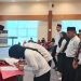 Suasana pelantikan KPPS di Hotel Damhil Kota Gorontalo, Kamis (7/11/2024).(Foto Rama Gopos)