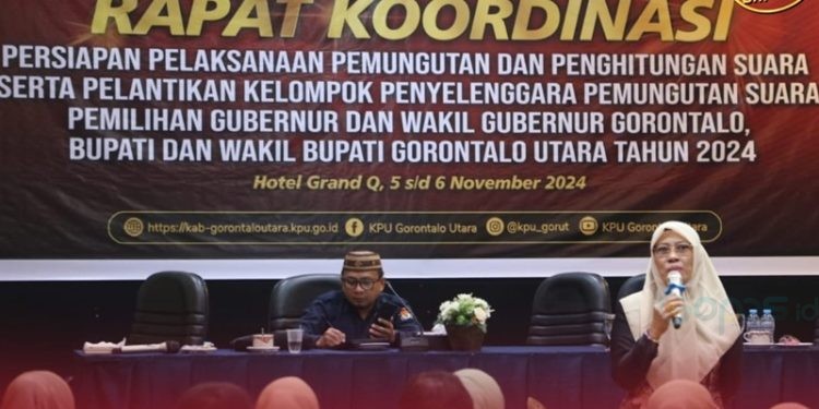 Rapat Koordinasi Persiapan Pemungutan dan Penghitungan Suara serta pelantikan KPPS se-Kabupaten Gorontalo Utara, berlangsung di Grand Q Hotel Kota Gorontalo, Selasa (5/11/2024).(Foto KPU)