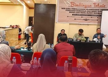 KPU Gorontalo Utara melaksanakan Bimtek tata cara penyelesaian pelanggaran administrasi pada Pilkada Serentak, di Grand Q Hotel Gorontalo, Kamis (14/11/2024).(Foto KPU)