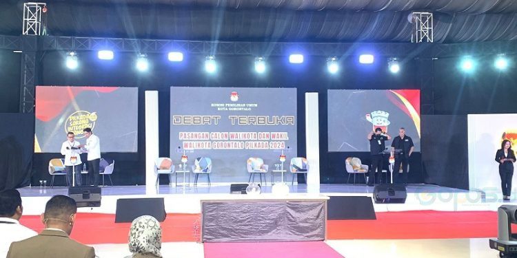 Suasana debat kedua Pilwako Gorontalo di Grand Sumber Ria, Rabu (6/11/2024) (Foto Rama/Gopos)