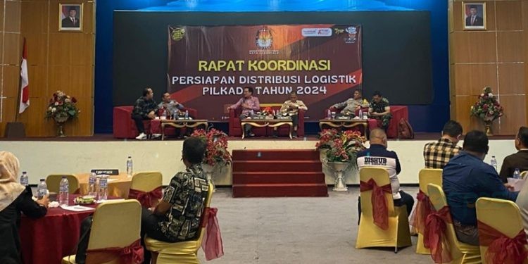 Rapat Koordinasi Persiapan Distribusi Logistik Pilkada 2024 di Hotel Damhil, Sabtu (23/11/2024). (Foto Rama/Gopos)