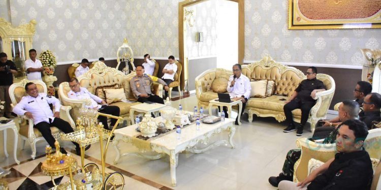Rapat Forkopimda Kota Gorontalo di Rumah Dinas Wali Kota Gorontalo. (Rabu/13/11/2024)