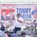 Calon Gubernur Gorontalo nomor urut 1 Tonny Uloli saat kampanye monologis di lapangan Likada, Kabila, Bone Bolango.