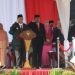 Pjs Bupati Blitar, Jumadi saat menjadi Inspektur dalam Upacara Peringati Hari Sumpah Pemuda dengan tema "Maju Bersama Indonesia Raya" Senin, 28 Oktober 2024 di Alon-Alon Kanigoro, Kabupaten Blitar. (Foto: Pemkab Blitar)