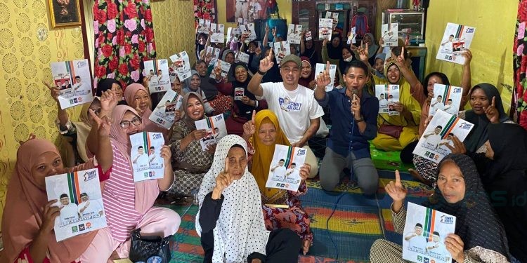 petani yang tidak memiliki legalitas untuk memanfaatkan kawasan lahan hutan lindung, serta lahan hutan produksi untuk dijadikan lokasi pertanian.