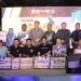 Pjs Bupati Bone Bolango, Budiyanto Sidiki didampingi Kepala Seksi Pengelolaan Taman Nasional (SPTN) Wilayah I Balai Taman Nasional Bogani Nani Wartabone, Bagus Tri Nugroho saat foto bersama dengan pemenang lomba photography pada rangkaian penutupan Festival Maleo 2024 di Kawasan Objek Wisata Danau Perintis, Minggu (18/11/2024) malam tadi. (Foto Indra/Gopos)