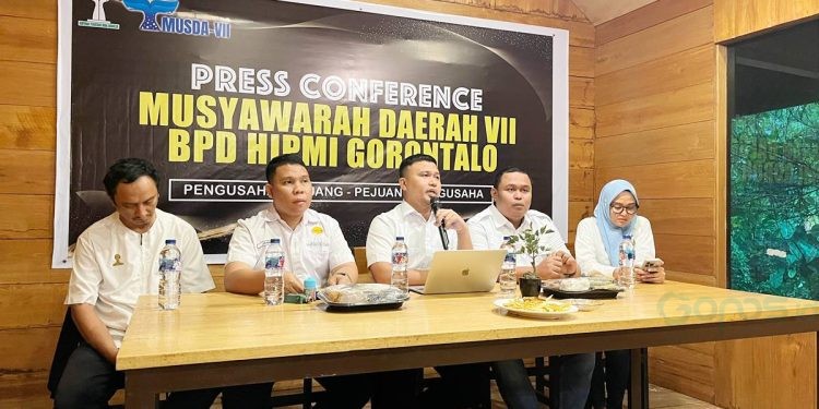 Konfrensi Pers Panitia Musda BPD HIPMI Provinsi Gorontalo ke VII yang dilaksanakan di sekretariat RM Ainun Jalan Sudirman Kota Gorontalo, Senin 18 November 2024.
