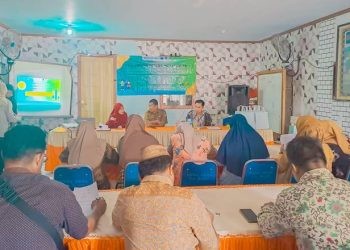 Pelaksanaan pengabdian masyarakat oleh Program Studi (Prodi) Farmasi, Jurusan Farmasi, Politeknik Kesehatan (Poltekkes) Kementerian Kesehatan Gorontalo dengan mengajak masyarakat untuk mengkonsumsi makanan bergizi serta menanam tanaman obat.