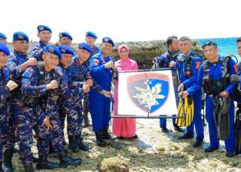 Direktur Polairud Polda Gorontalo, Kombes Pol Saiful Alam,SH, SIK, MH  bersama personelnya. (foto.istimewa)