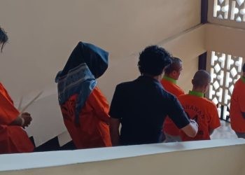 Beberapa tersangka TPPO jaringan prostitusi online lewat aplikasi MiChat saat digelandang di Polresta Gorontalo Kota, Rabu (13/11/2024).(Foto Sari Gopos)