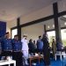 Bupati Merlan S. Uloli saat menjadi Pembina Upacara Peringatan HUT Korpri ke-53 tingkat Kabupaten Bone Bolango yang dilaksanakan di Lapangan Alun-Alun, Jumat (29/11/2024). (Foto Indra/Gopos)