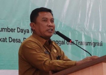 Penjabat Sekda Kabupaten Gorontalo, Haris Tome membuka Bimbingan Teknis (Bimtek) Penguatan Partisipasi Pegiat Desa dalam Pembangunan dan Pemberdayaan Masyarakat Desa. (Foto Humas)