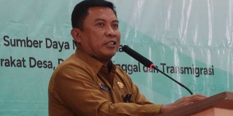 Penjabat Sekda Kabupaten Gorontalo, Haris Tome membuka Bimbingan Teknis (Bimtek) Penguatan Partisipasi Pegiat Desa dalam Pembangunan dan Pemberdayaan Masyarakat Desa. (Foto Humas)