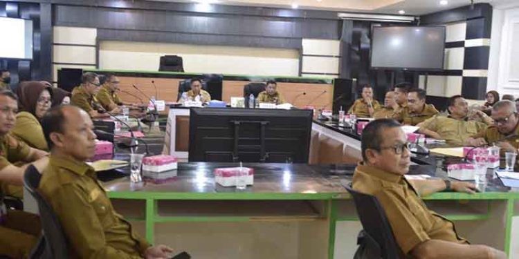 Rapat Evaluasi Program atau Kegiatan Dana APBD Tahun 2024 dan Evaluasi Pendapatan. (Foto Humas)
