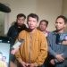 Ketua IJTI Gorontalo Melki Gani saat memberikan keterangan resminya, Senin (23/12/2024).(Foto Putra Gopos)