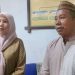 Lani Laiya (kiri) Selaku Sekretaris Kelurahan saat dikonfirmasi awak media, Senin siang (2-12-2024).
