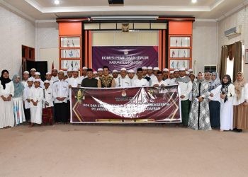 KPU Boalemo menggelar doa dan syukuran bersama anak yatim sebagai bentuk rasa syukur akan suksesnya penyelenggaraan Pilkada di Kabupaten Boalemo.(Foto KPU)
