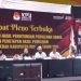 Komisioner KPU Kabupaten Mimika saat menetapkan hasil rekapitulasi pilkada 2024 di GOR Futsal Timika. (ANTARA/Agustina Estevani Janggo)