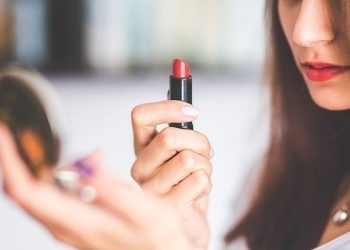 Ramalan Resesi Ekonomi dengan Indeks Lipstik