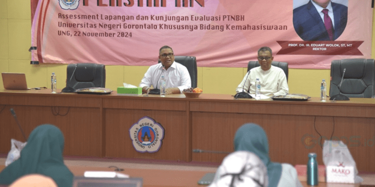 Rektor UNG, Prof. Dr. Ir. Eduart Wolok, ST, MT, menekankan pentingnya peningkatan prestasi mahasiswa di berbagai bidang sebagai salah satu indikator kesiapan institusi menuju status baru tersebut.