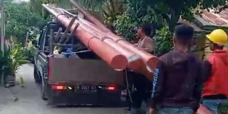 Pengadaan Bantuan Listrik di Desa Isimu Raya.