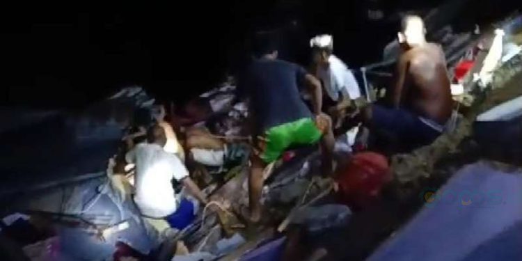 Akibat hujan deras yang mengguyur Kota Gorontalo dan sekitarnya Satu rumah di Kelurahan Botu tepatnya di Rt 01 Rw 01, Kecamatan Kota Timur, Kota Gorontalo terdampak longsor, Selasa Dini hari (17-12-2024).