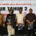 Direktur TVRI, Iman Brotoseno (kedua kiri) berpose bersama dengan mitra TVRI dalam pelaksanaan refleksi TVRI 2024.(Dok. TVRI)