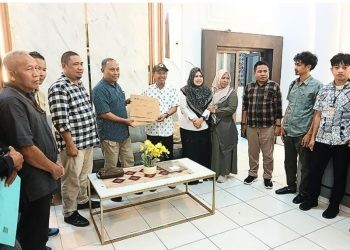 Bawaslu Pohuwato mengawal pergeseran logistik formulir D, hasil rekapitulasi pilkada 2024, Rabu (04/13/2024) malam (Foto Bawaslu)