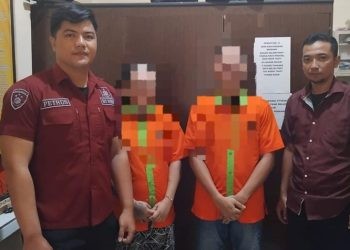 Dua mucikari saat dilakukan penahanan di rutan Polresta Gorontalo Kota.(Foto Polresta)