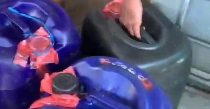 Tangkapan layar video dugaan praktek jual beli solar bersubsidi yang melibatkan seorang petinggi di Gorontalo.(Istimewa)