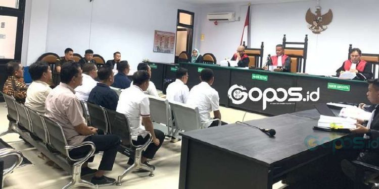 Berdasarkan fakta persidangan kasus dugaan korupsi peningkatan jalan Nani Wartabone ex Jalan Panjaitan Kota Gorontalo terungkap sejumlah hal, Rabu (22-1-2025).