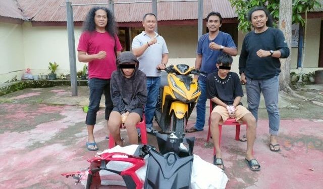 Dua remaja asal Kobo Besar diringkus Tim Resmob Polres Kotamobagu terkait kasus Curanmor.(Foto Humas Polres Kotamobagu)