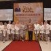 Dharma Wanita Persatuan UNG berfoto dengan Rektor UNG Eduart Wolok (Foto UNG)