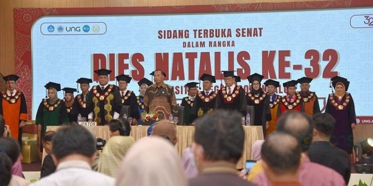 Sidang Terbuka Senat dalam rangka Dies Natalis UNG ke-32, Kamis (16/1/2025) (Foto UNG)