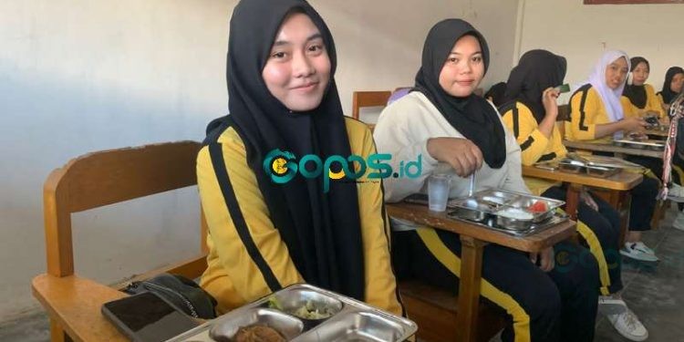 Nabila Saputi Lahabu seorang siswi SMK Tri Dharma Kota Gorontalo