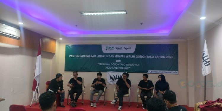 Wahana Lingkungan Hidup Indonesia (WALHI) Provinsi Gorontalo melaksanakan Pertemuan Daerah Lingkungan Hidup 1 Walhi Gorontalo dengan Tema Pulihkan Gorontalo Wujudkan Keadilan Ekologis di Hotel Damhil UNG, Kota Gorontalo, Kamis malam (23-1-2025).