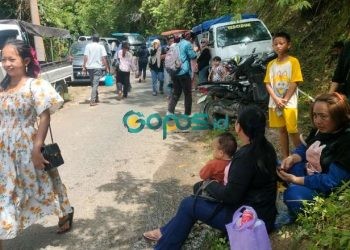Membludaknya wisatawan di Pemandian Puncak Meranti Kabupaten Bone Bolango membuat sejumlah pendatang terpaksa harus pulang, Rabu (1-1-2025).