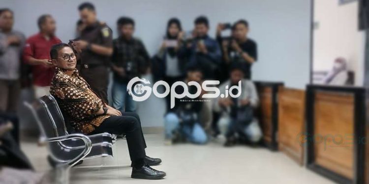 Mantan Walikota Gorontalo, Marten Taha diperiksa sebagai saksi di kasus dugaan korupsi Jalan Nani Wartabone ex Panjaitan Kota Gorontalo.