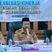 PJ.Bupati Boalemo, Sherman Moridu saat melakukan rapat Evaluasi Kinerja Penjabat Kepala Desa Se-Kabupaten Boalemo, Senin (6/1/2025). (Foto: Doc.Humas Pemkab Boalemo).