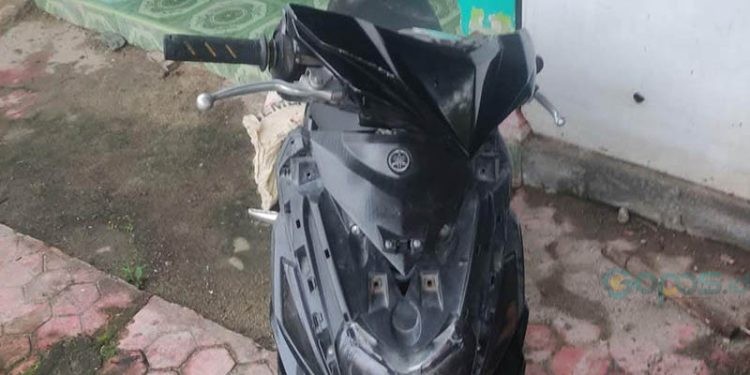 Sepeda motor yang dikendarai dua pemuda yang mengalami kecelakaan tunggal di Jl. Rahmat, Desa Duhiadaa, Kecamatan Telaga Jaya, Kabupaten Gorontalo