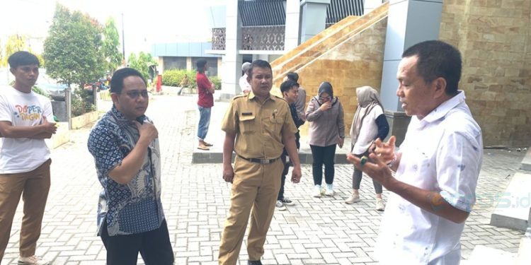 Kunjungan Komisi II DPRD Kota Gorontalo ke Pasar Sentral Kota Gorontalo, Selasa (14/1/2025).