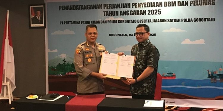 Penandatanganan kerja sama penyediaan BBM PT Pertamina Patra Niaga Regional Sulawesi bersama Polda Gorontalo di Hotel Aston, Jumat (5/1/2025).(Foto Rama/Gopos)
