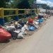 Tumpukan sampah di jembatan Jl. Ampi, Kelurahan Molosipat U, Kecamatan Sipatana, Kota Gorontalo. (Foto diambil Rabu, 29/1/2025, pukul 09.30)