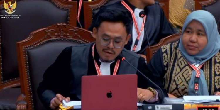 Mahkamah Konstitusi (MK) kembali melaksanakan sidang sengketa hasil Pemilihan Kepada Daerah (Pilkada) Bupati dan Wakil Bupati Bone Bolango di Ruang Sidang Pleno MK, Selasa 23-1-2025.